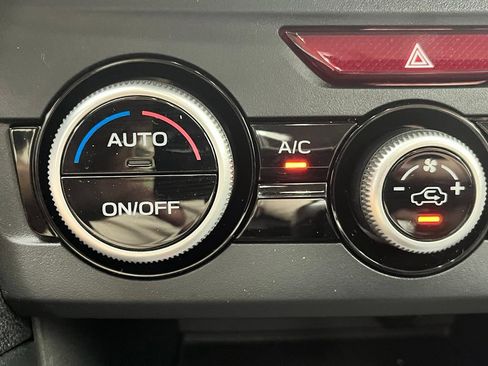 Used 2018 Subaru Crosstrek 2.0i Limited w/ Popular Package #2 AWD/4WD image 6