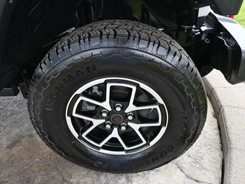 Used 2024 Jeep Wrangler Unlimited Rubicon AWD/4WD image 11