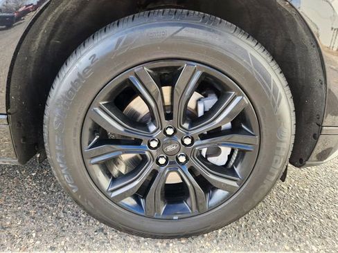 Certified 2023 Ford Edge SE w/ Black Appearance Package image 20