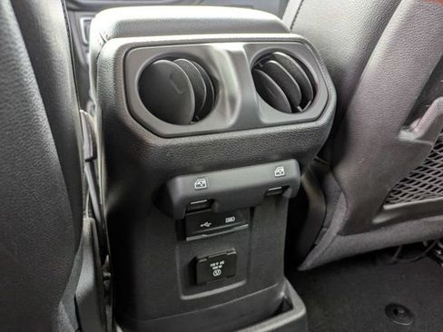Used 2019 Jeep Wrangler Unlimited Rubicon AWD/4WD image 14