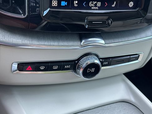 Certified 2023 Volvo XC60 B5 Plus image 25
