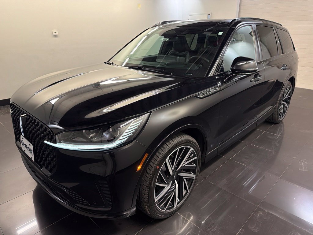 New 2026 Lincoln Aviator Black Label w/ Jet Appearance Package AWD/4WD image 3