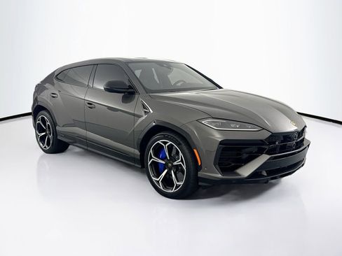 Used 2025 Lamborghini Urus Performante AWD/4WD image 3