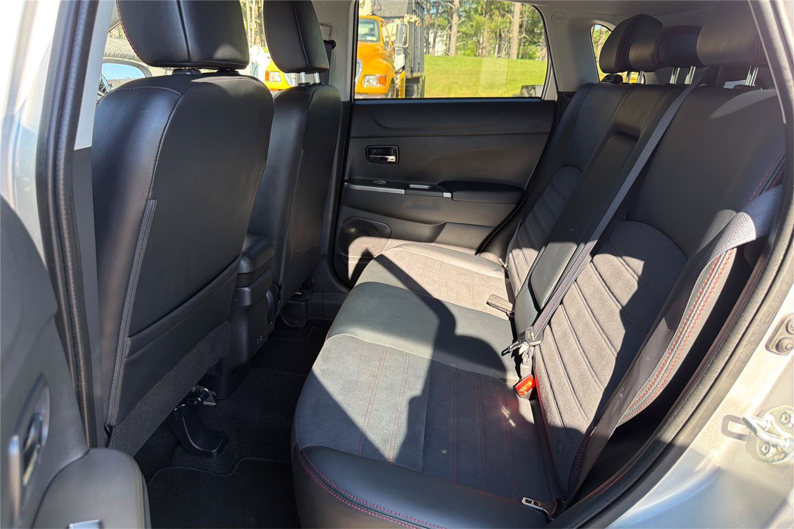 Used 2025 Mitsubishi Outlander Sport SE AWD/4WD image 11