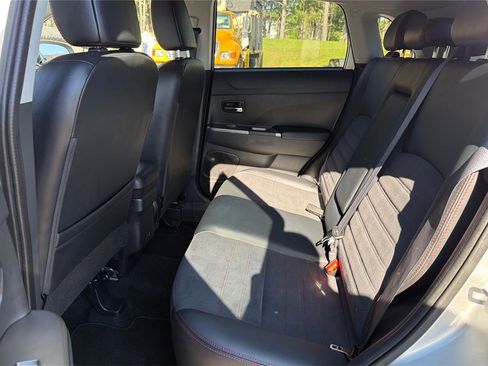 Used 2025 Mitsubishi Outlander Sport SE AWD/4WD image 11