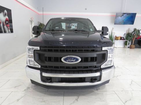 Used 2022 Ford F250 XL w/ Power Equipment Group RWD image 8