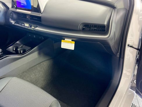 New 2026 Toyota Prius LE image 34
