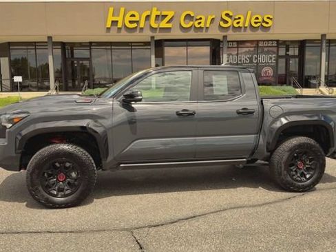 Used 2025 Toyota Tacoma TRD Pro AWD/4WD image 5