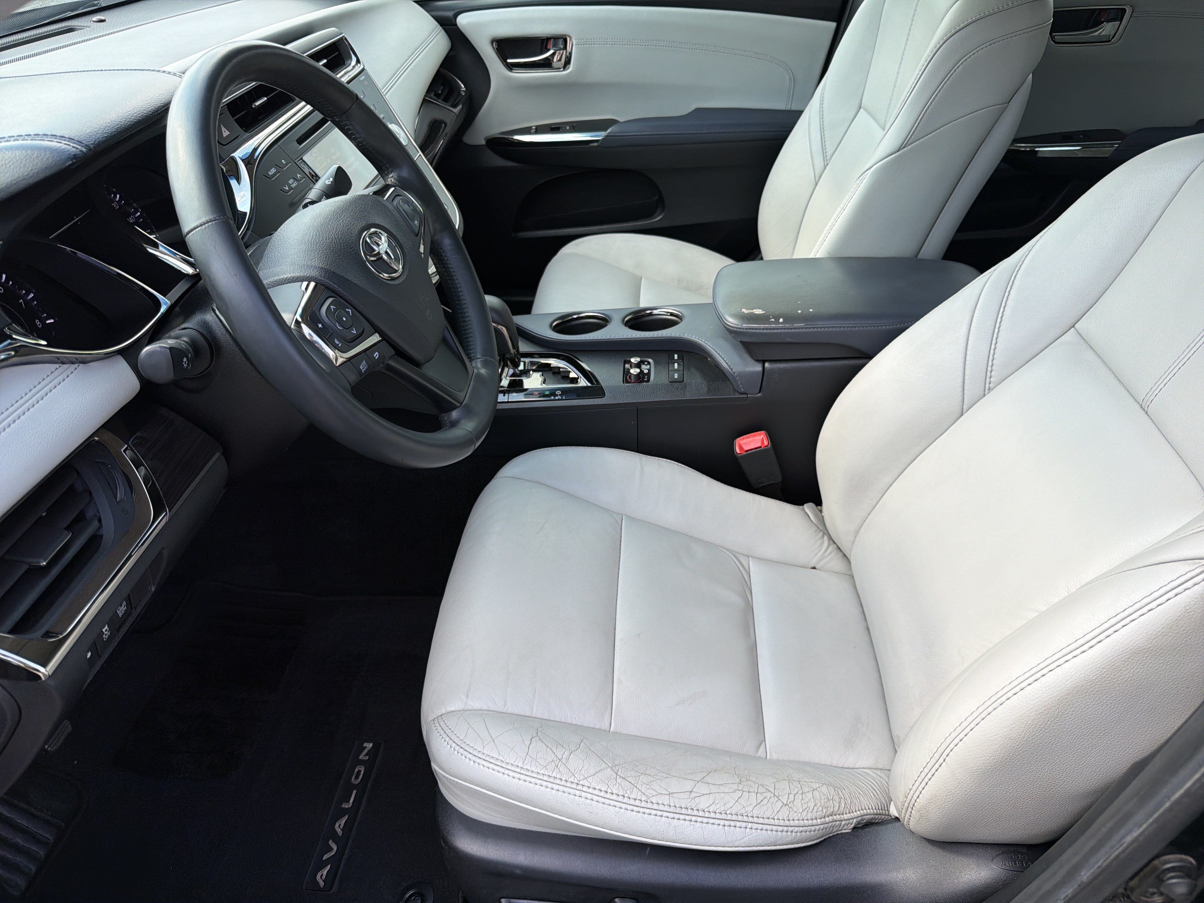 Used 2014 Toyota Avalon XLE Touring FWD image 17