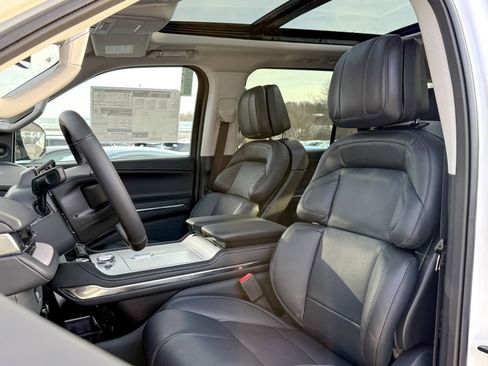 New 2025 Lincoln Navigator L Reserve image 38