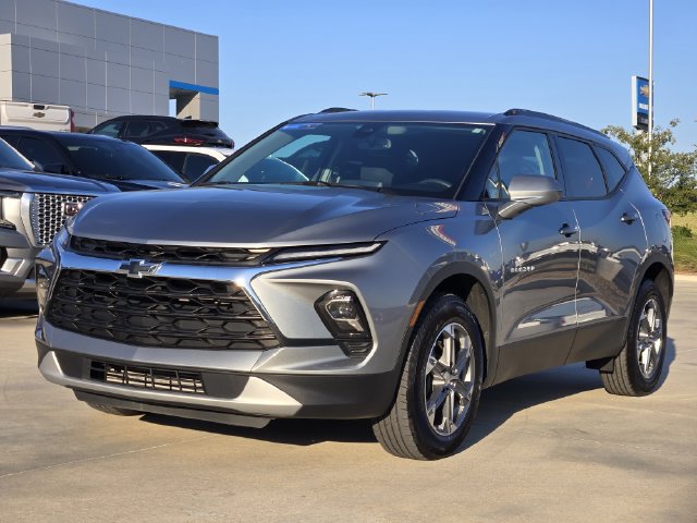 Used 2024 Chevrolet Blazer LT w/ Convenience Package FWD image 4