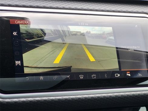 Used 2019 Land Rover Range Rover Velar S image 26