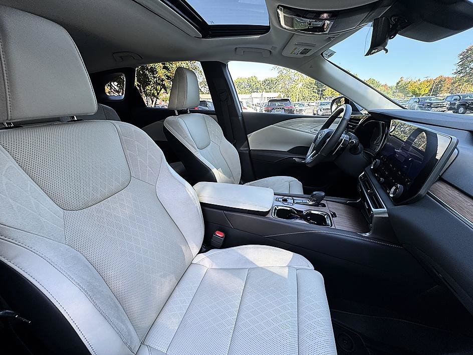 Used 2023 Lexus RX 350 AWD w/ Cold Area Package image 24