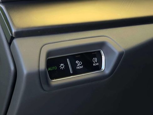 Used 2022 Lamborghini Urus image 33