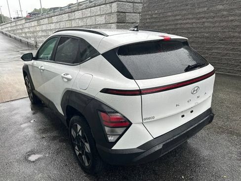 Certified 2025 Hyundai Kona SEL AWD/4WD image 4