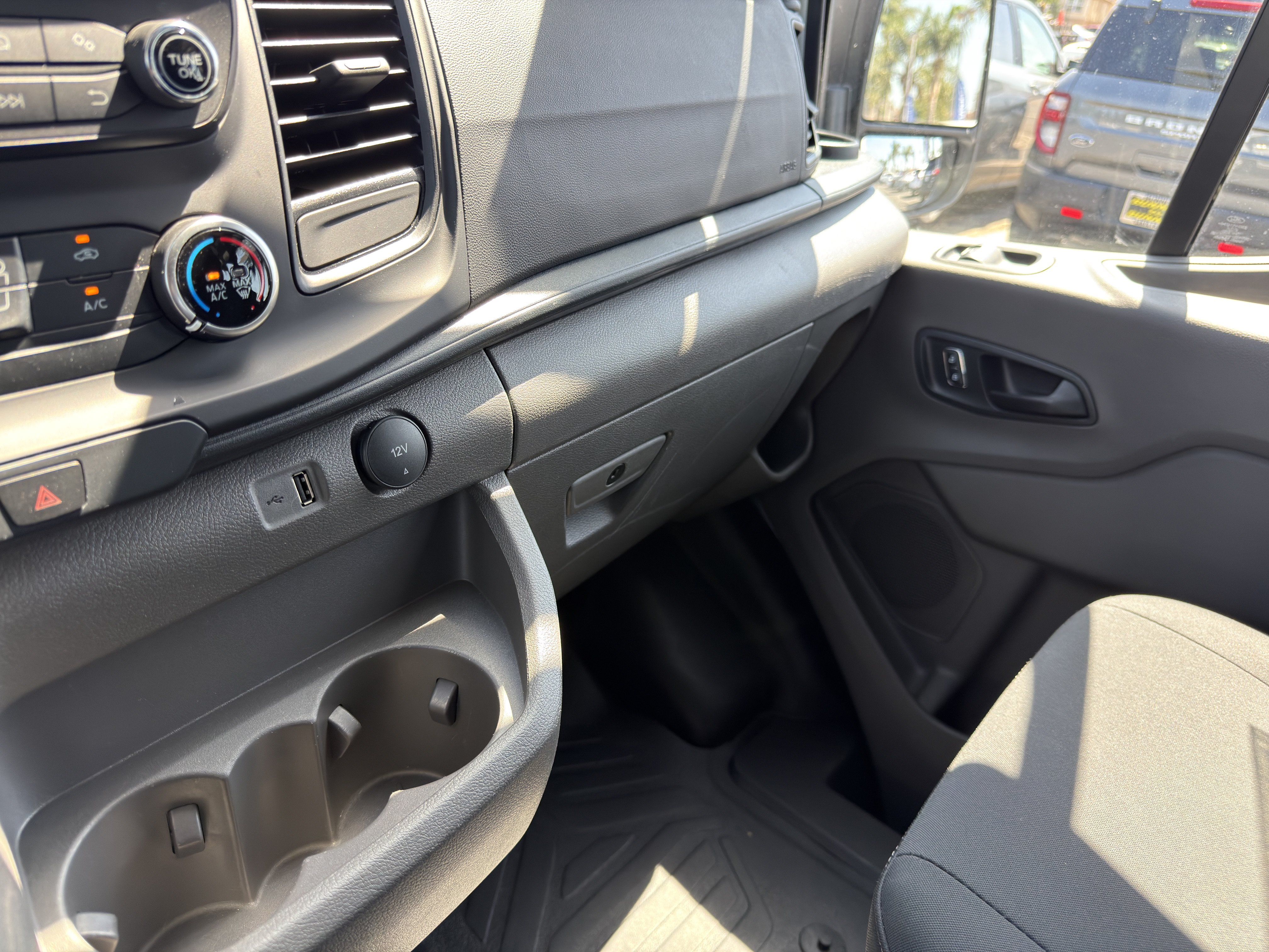 Used 2025 Ford Transit 250 Low Roof w/ Exterior Upgrade Package RWD image 30