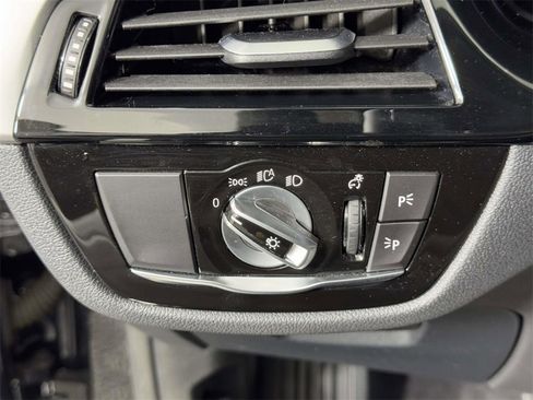 Used 2022 BMW 530i xDrive w/ Convenience Package image 19