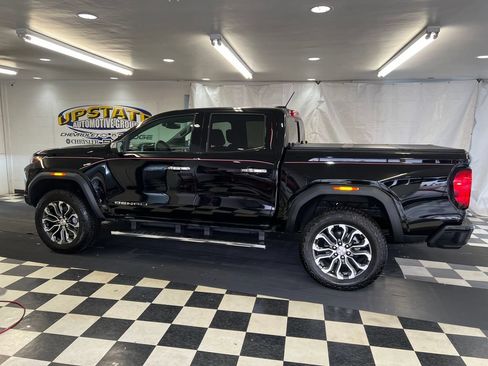 Used 2025 GMC Canyon Denali AWD/4WD image 9