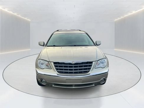 Used 2007 Chrysler Pacifica Limited AWD/4WD image 2