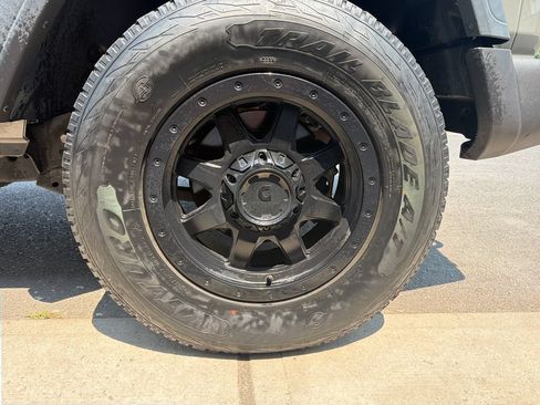 Used 2021 Jeep Wrangler Sport AWD/4WD image 10