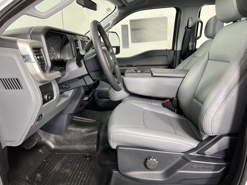 New 2026 Ford F250 XL w/ FX4 Off-Road Package image 10