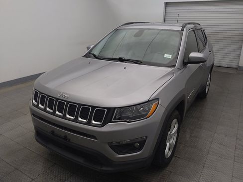 Used 2018 Jeep Compass Latitude FWD image 15