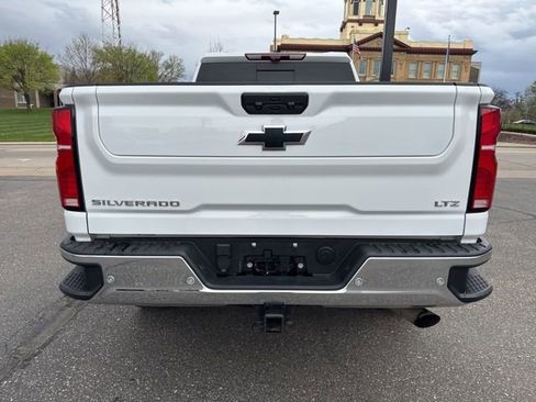 Used 2024 Chevrolet Silverado 2500 LTZ w/ LTZ Premium Package AWD/4WD image 4