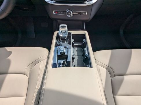 New 2026 Volvo XC90 B6 Plus w/ Protection Package Premier AWD/4WD image 24