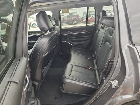 Used 2022 Jeep Grand Cherokee Limited 4xe w/ Luxury Tech Group II AWD/4WD image 12
