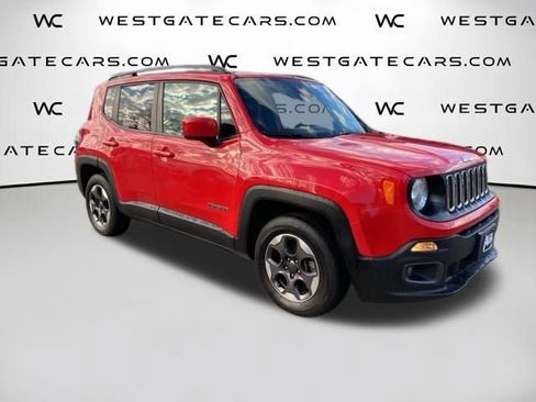 Used 2018 Jeep Renegade Latitude FWD image 24