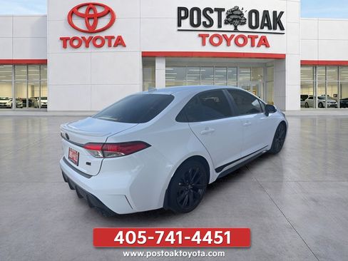 Used 2025 Toyota Corolla SE FWD image 6