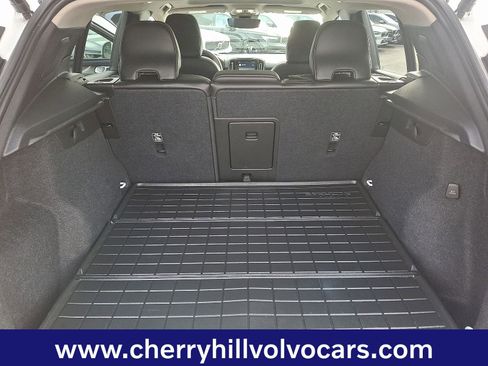 Certified 2023 Volvo XC40 B5 Plus w/ Driver Assist Package image 29