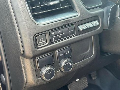 Used 2022 Chevrolet Tahoe Premier w/ Premium Package 2 RWD image 19