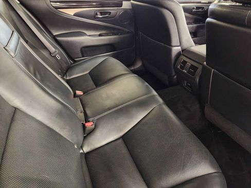 Used 2016 Lexus LS 460 w/ Comfort Package RWD image 32