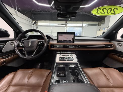 Used 2023 Lincoln Aviator Reserve w/ Jet Appearance Package image 14