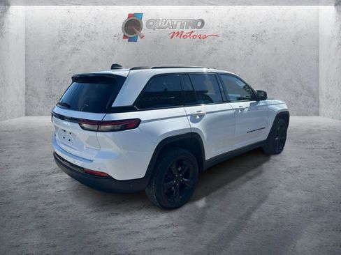 Used 2023 Jeep Grand Cherokee Altitude AWD/4WD image 6