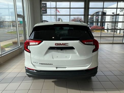Used 2022 GMC Terrain SLT w/ Tech Package image 6
