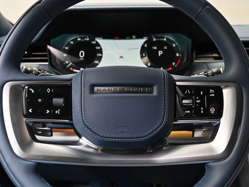 Used 2023 Land Rover Range Rover LWB SV Autobiography image 9