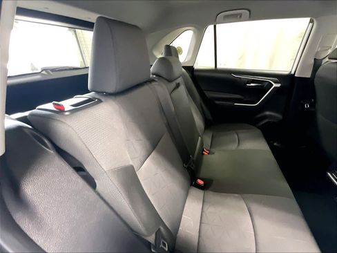 Used 2025 Toyota RAV4 XLE AWD/4WD image 16