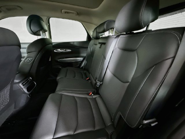 Used 2023 Genesis GV70 2.5T w/ Select Package AWD/4WD image 24