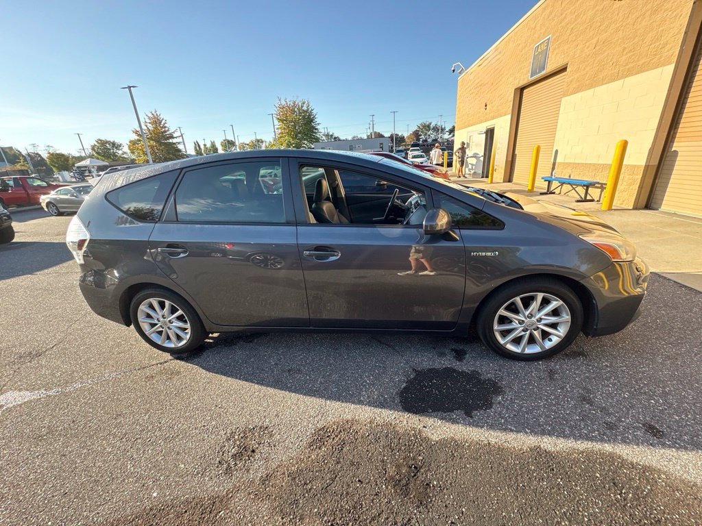 Used 2013 Toyota Prius V Five FWD image 11