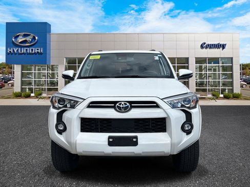 Used 2023 Toyota 4Runner SR5 Premium w/ Moonroof Package image 2