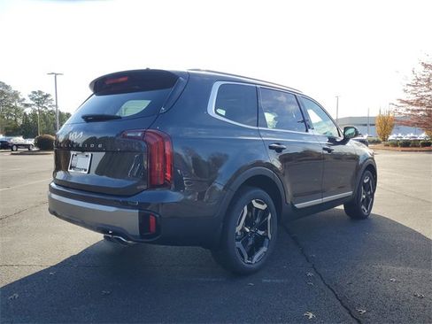 New 2025 Kia Telluride S image 4