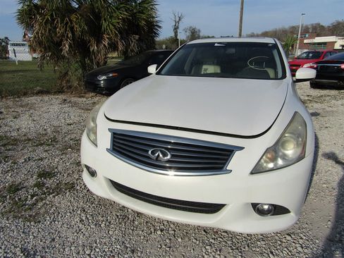 Used 2011 INFINITI G37 Journey w/ Premium Pkg image 3