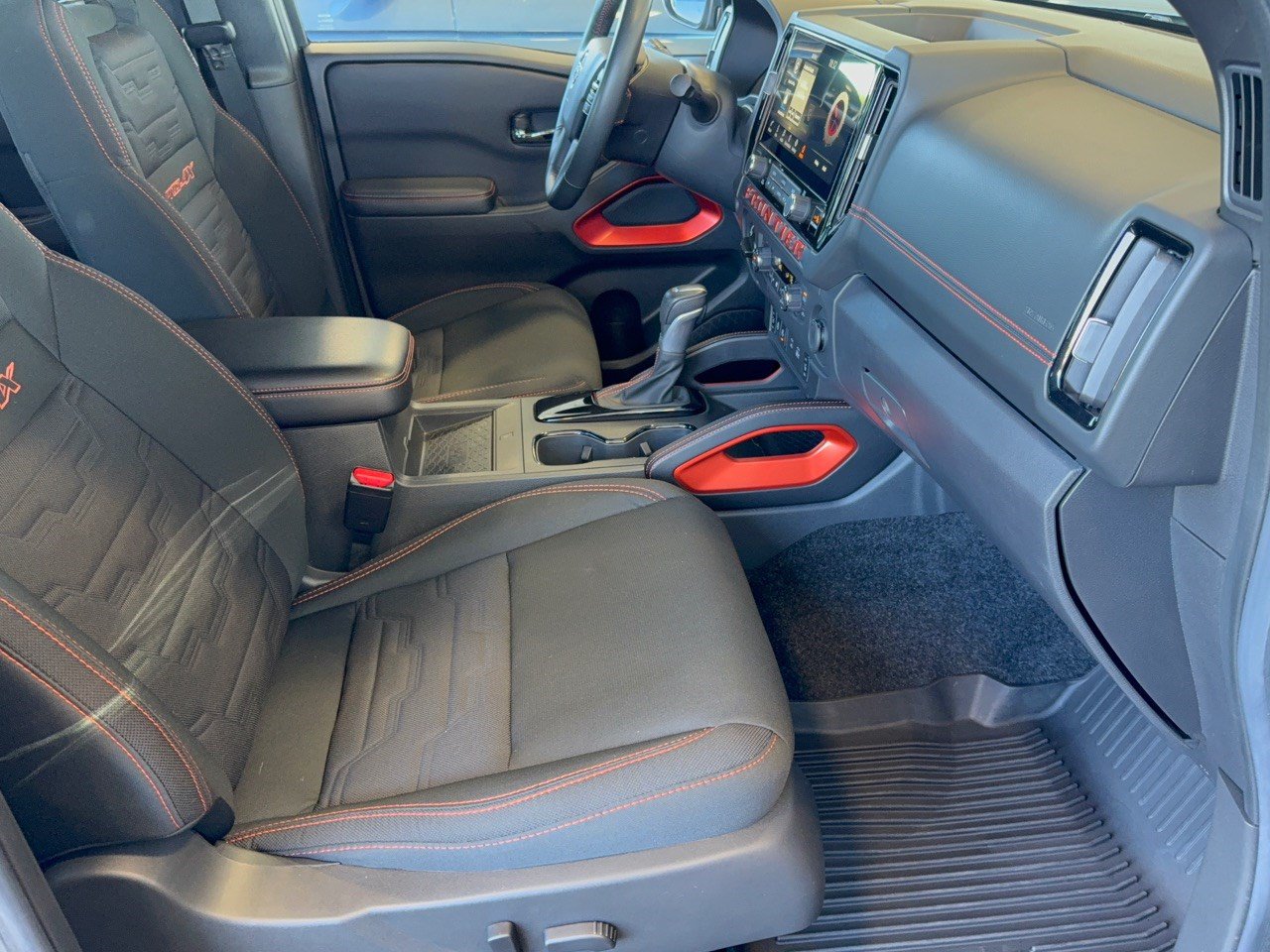 Used 2025 Nissan Frontier PRO-4X w/ Pro Convenience Package AWD/4WD image 30