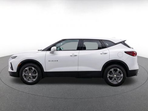 Used 2026 Chevrolet Blazer LT FWD image 4