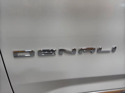 Certified 2023 GMC Yukon XL Denali w/ Max Trailering Package image 10