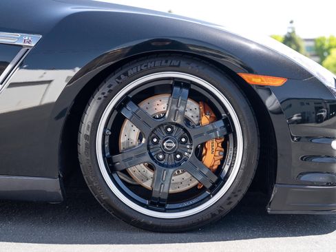 Used 2013 Nissan GT-R Black Edition AWD/4WD image 27