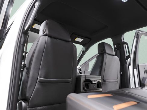 Used 2025 GMC Sierra 1500 AT4 image 30