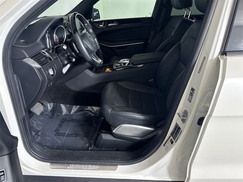 Used 2017 Mercedes-Benz GLS 550 4MATIC image 9